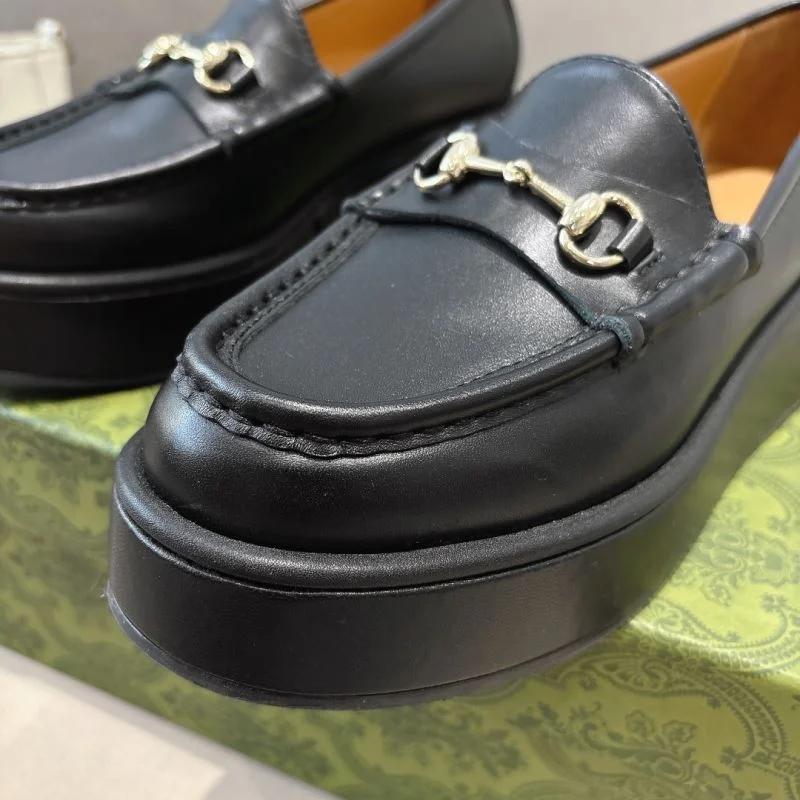 Tailored Gucci Low Shoes 24448