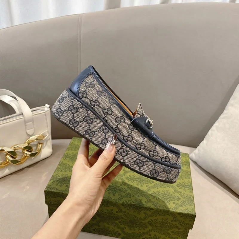 FashionForward Gucci Low Shoes 24432