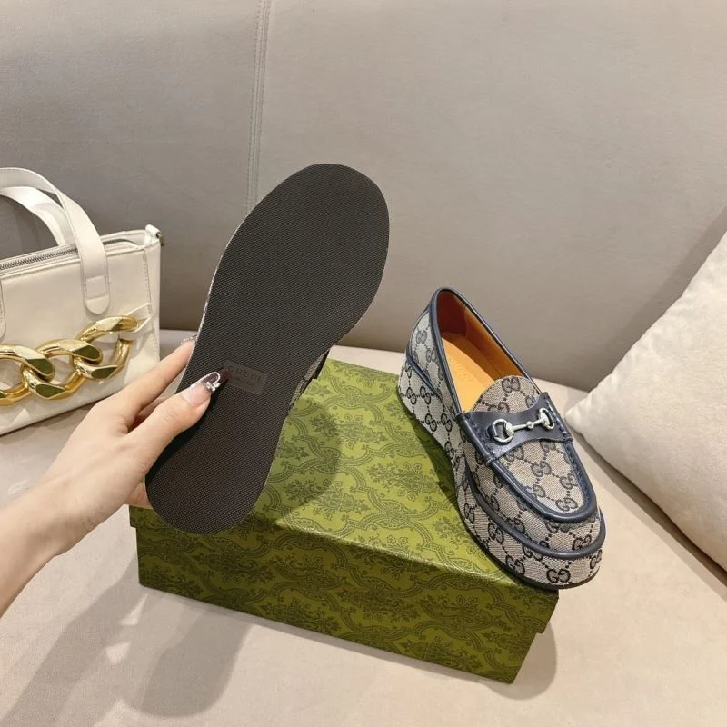 FashionForward Gucci Low Shoes 24432
