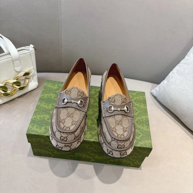 Tailored Gucci Low Shoes 24450