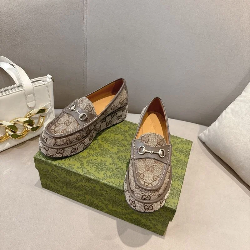 Tailored Gucci Low Shoes 24450