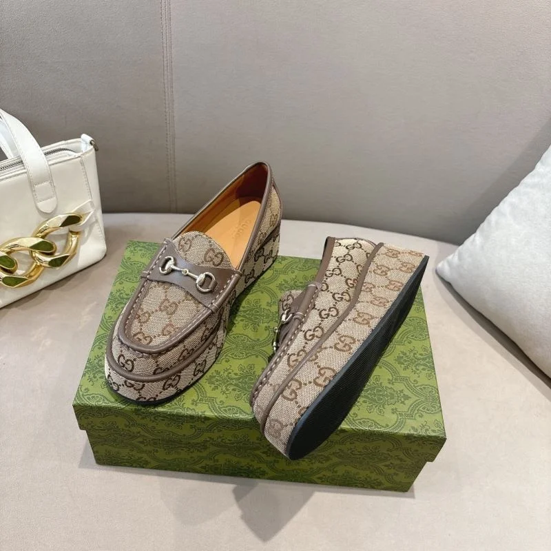 Tailored Gucci Low Shoes 24450