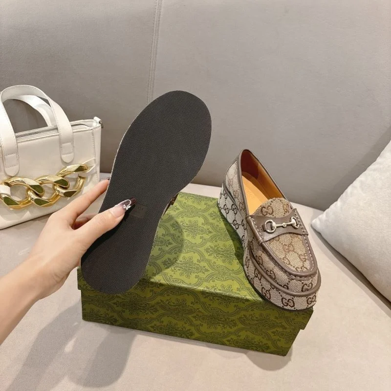 Tailored Gucci Low Shoes 24450