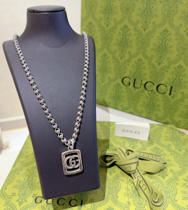 Sporty Gucci Necklaces 245955