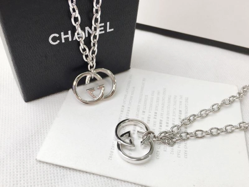 WaterResistant Gucci Necklaces 245951