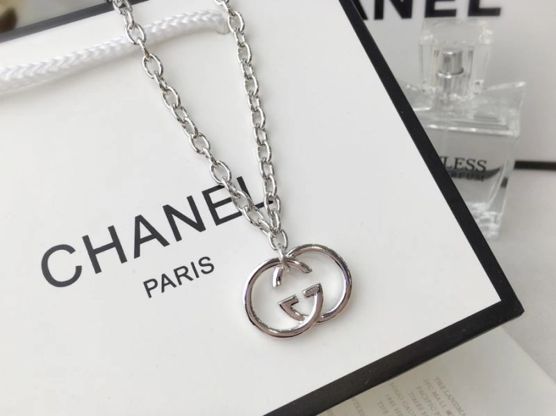 WaterResistant Gucci Necklaces 245951