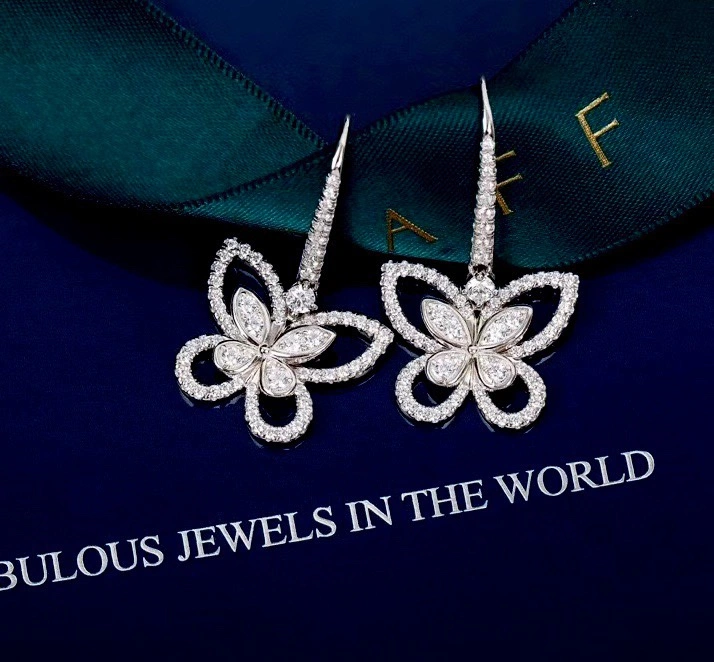 Unisex Gucci Necklaces 245837