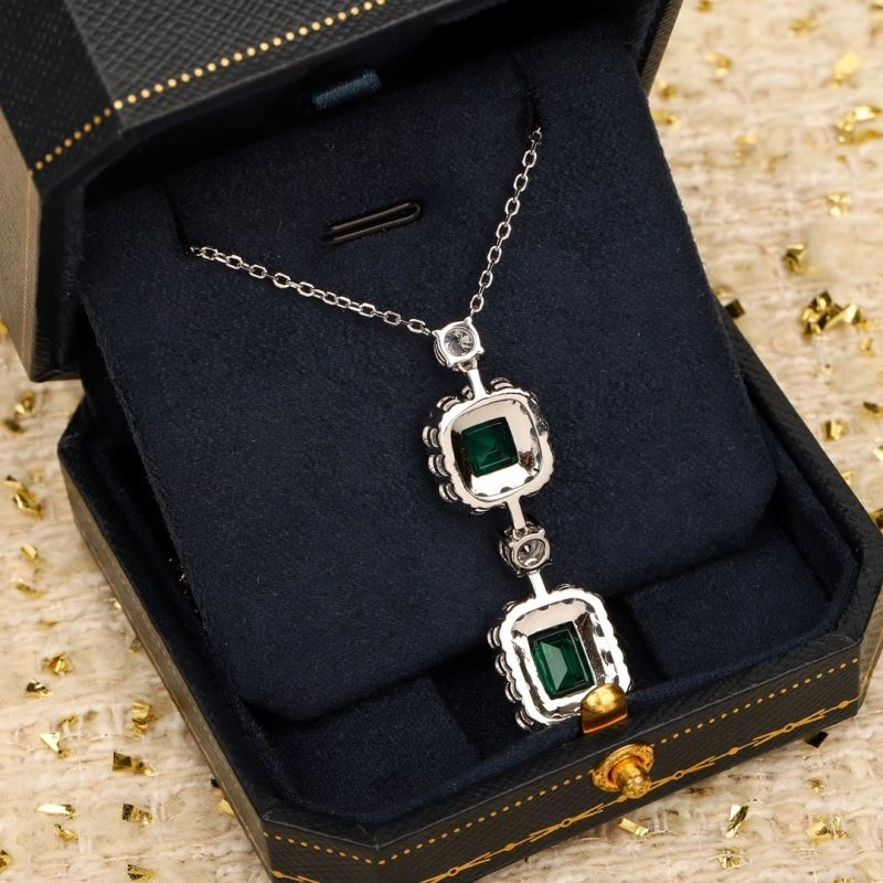 Sleek Gucci Necklaces 245831