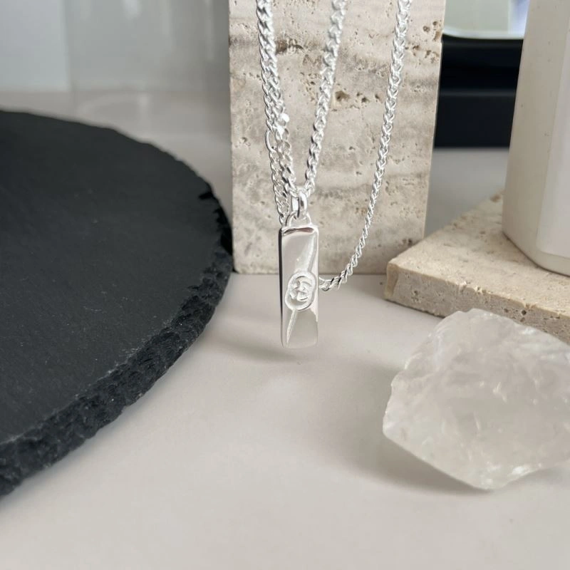 Gucci Necklaces Sleek 246530