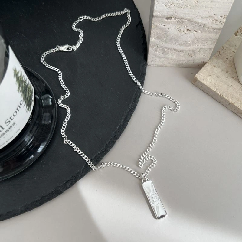 Gucci Necklaces Sleek 246530