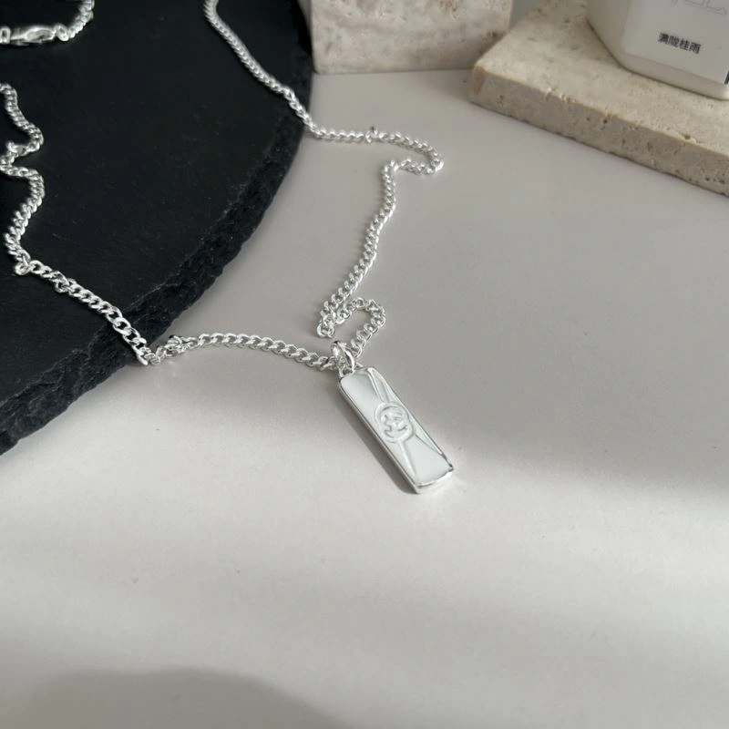Gucci Necklaces Sleek 246530