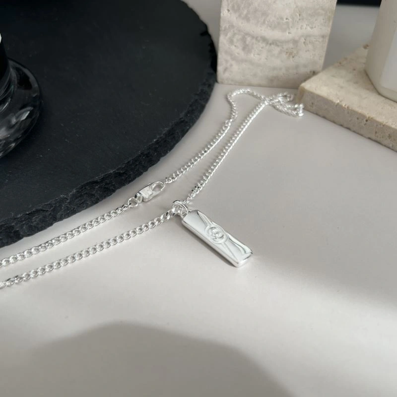 Gucci Necklaces Sleek 246530