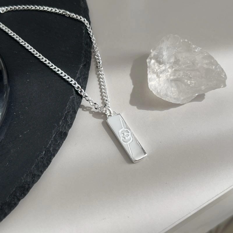 Gucci Necklaces Sleek 246530