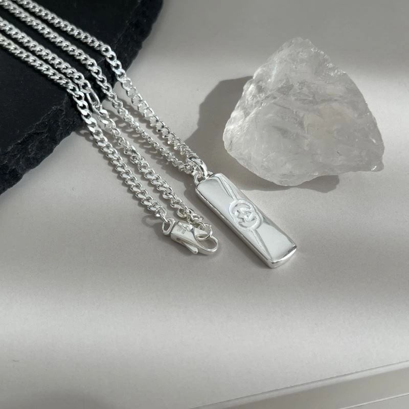 Gucci Necklaces Sleek 246530