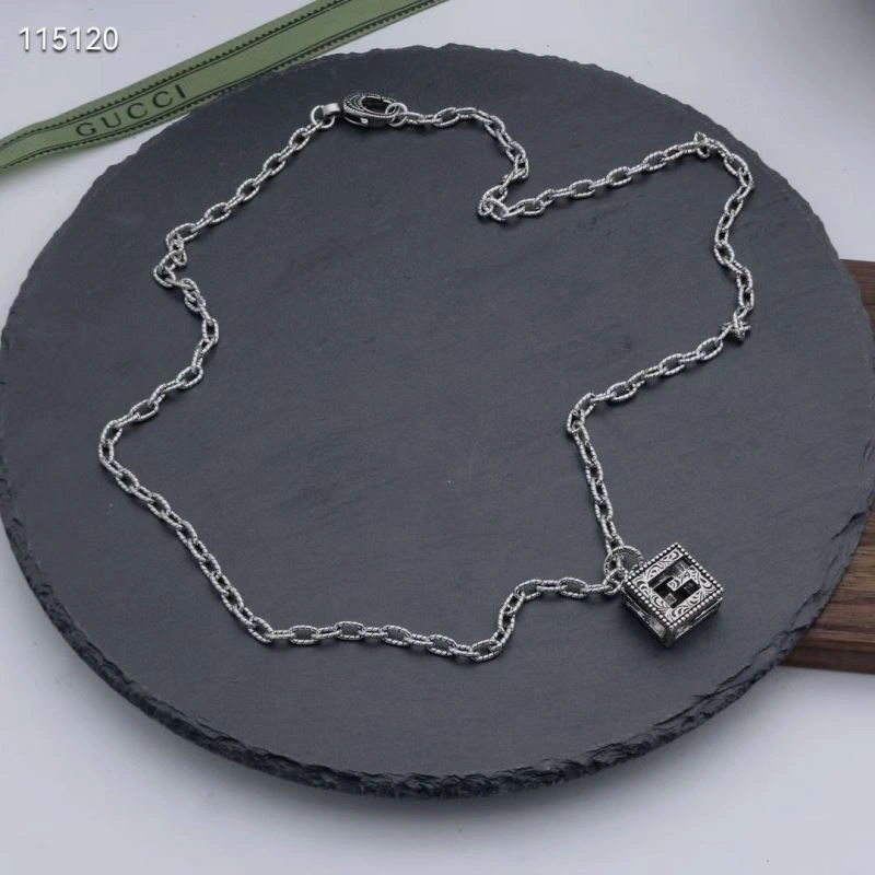RelaxedFit Gucci Necklaces 246154