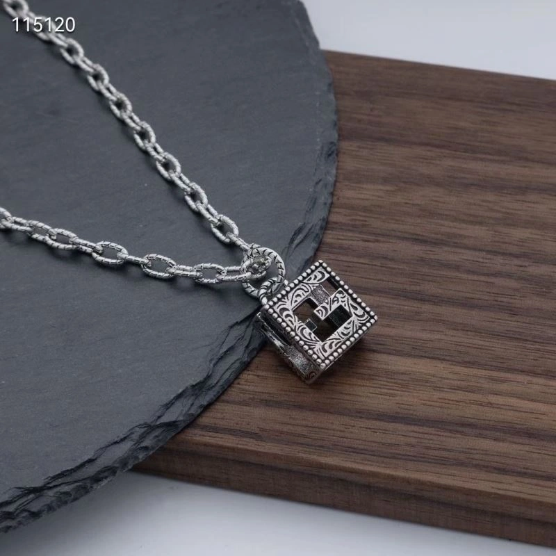 RelaxedFit Gucci Necklaces 246154