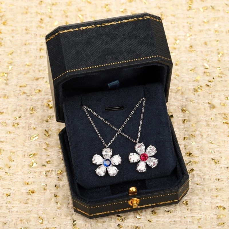 Snug Gucci Necklaces 246136
