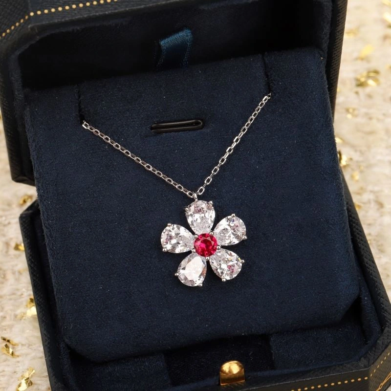 Snug Gucci Necklaces 246136