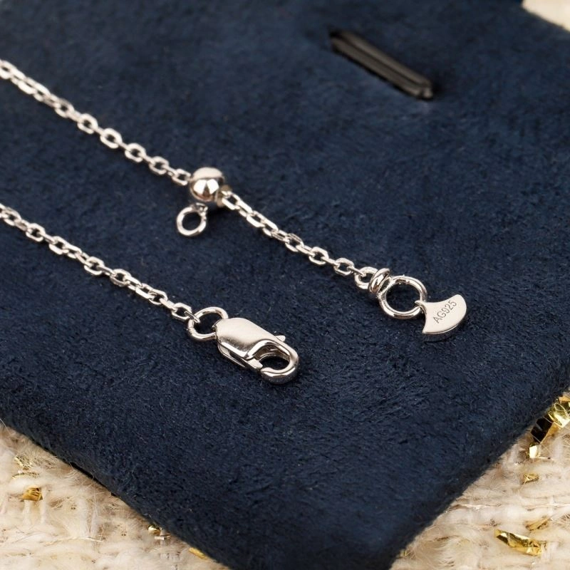 Snug Gucci Necklaces 246136