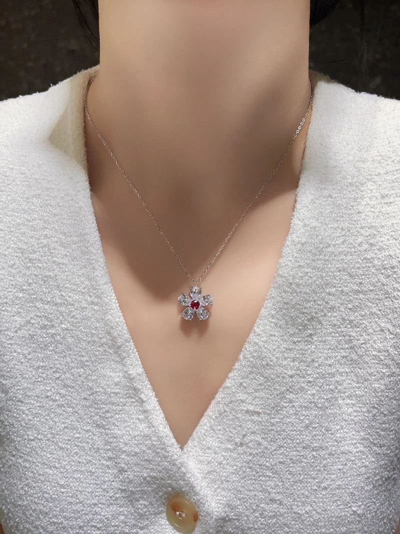 Snug Gucci Necklaces 246136