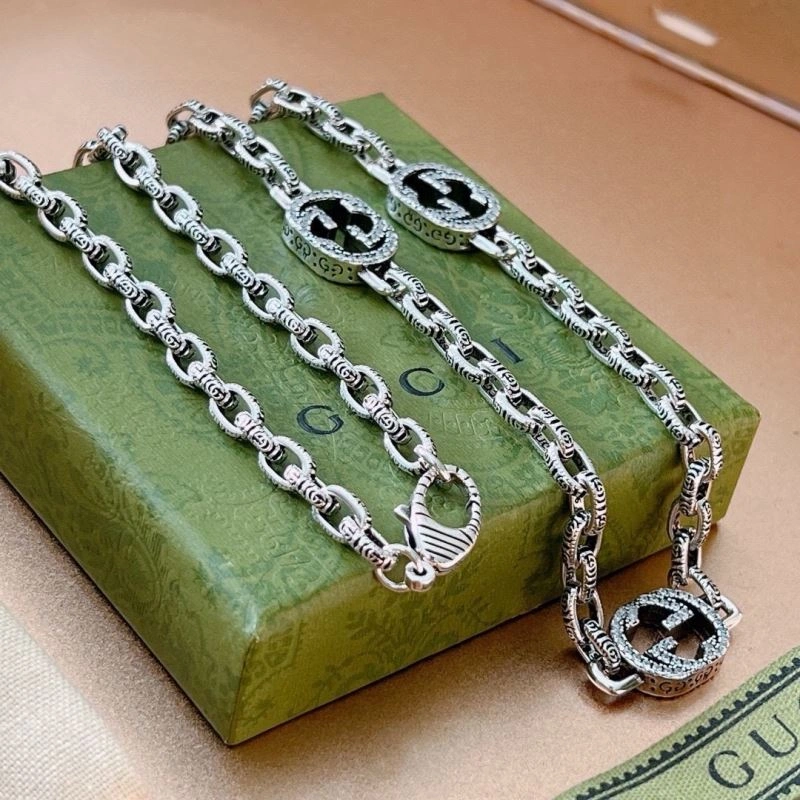 Elegant Gucci Necklaces 246126