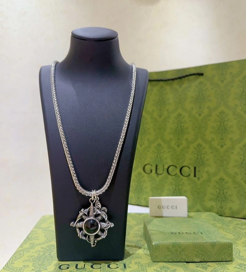 Vibrant Gucci Necklaces 246147