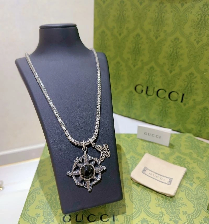 Vibrant Gucci Necklaces 246147