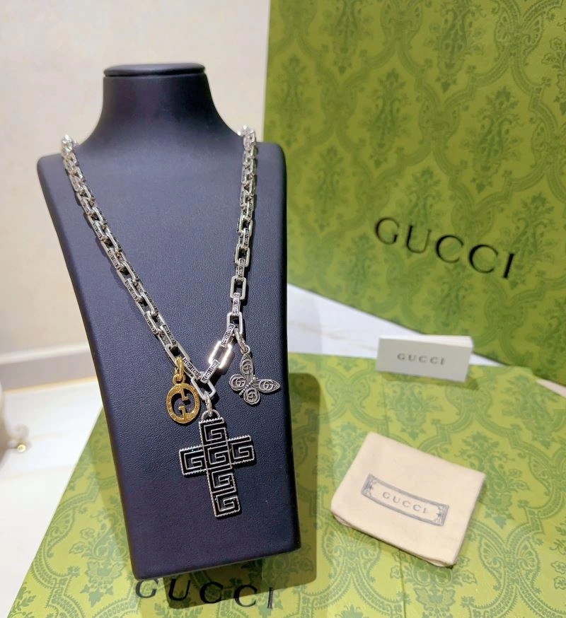 Sporty Gucci Necklaces 246104