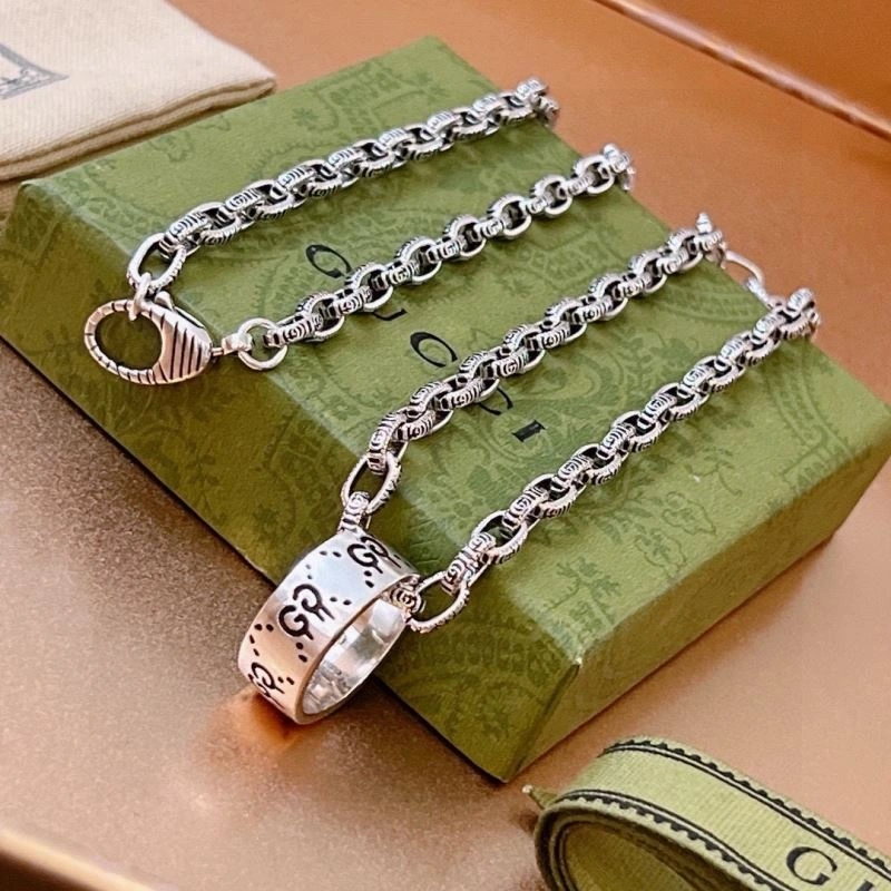 Gucci Necklaces Lightweight 246101