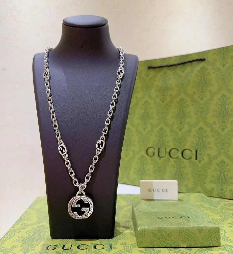 Gucci Necklaces Sleek 246091