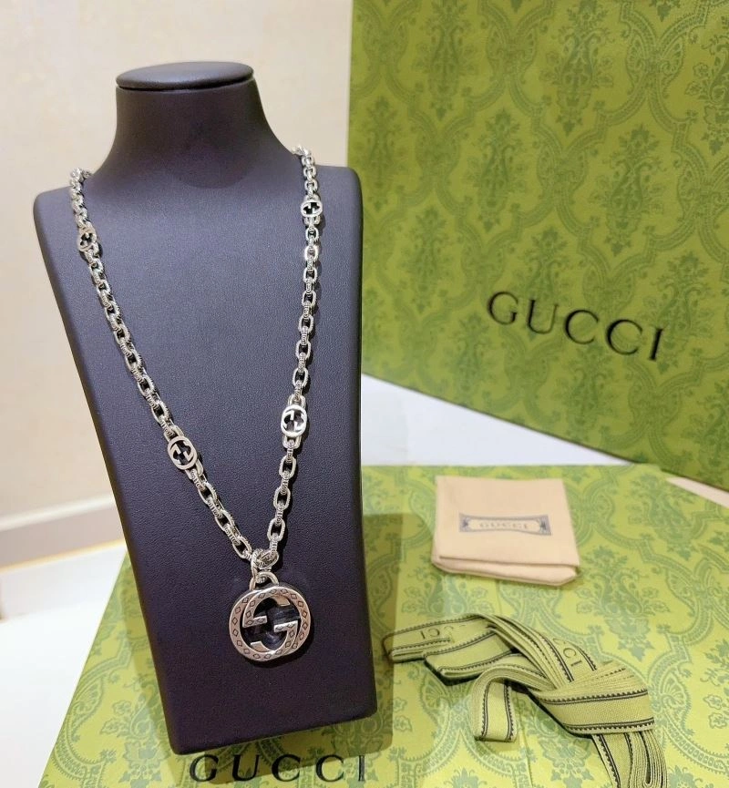 Gucci Necklaces Sleek 246091