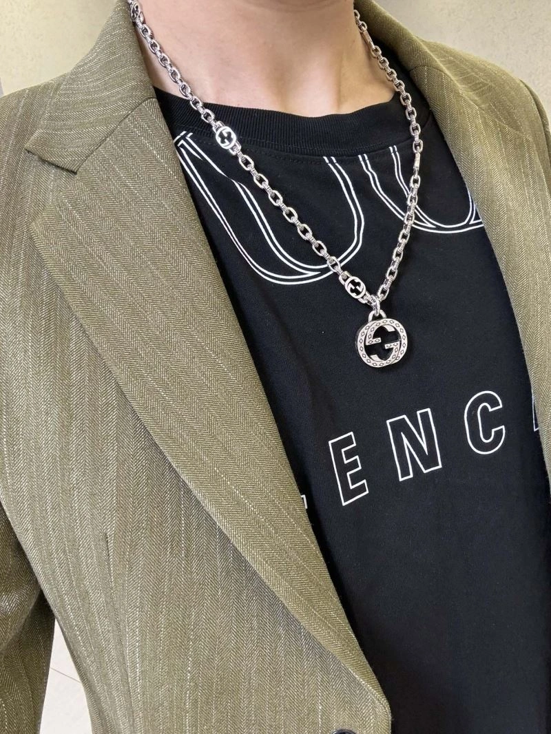Gucci Necklaces Sleek 246091