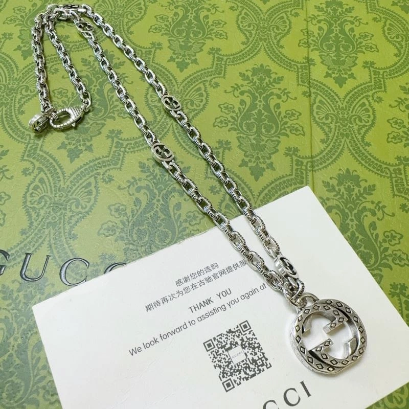 Gucci Necklaces Sleek 246091