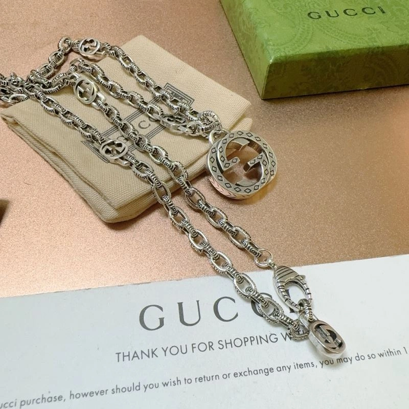 Gucci Necklaces Sleek 246091