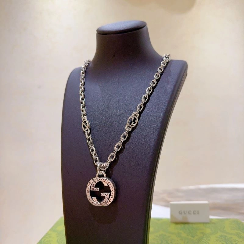 Gucci Necklaces Sleek 246091
