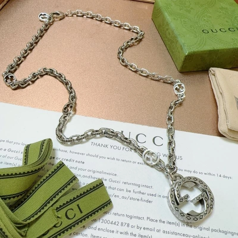 Gucci Necklaces Sleek 246091