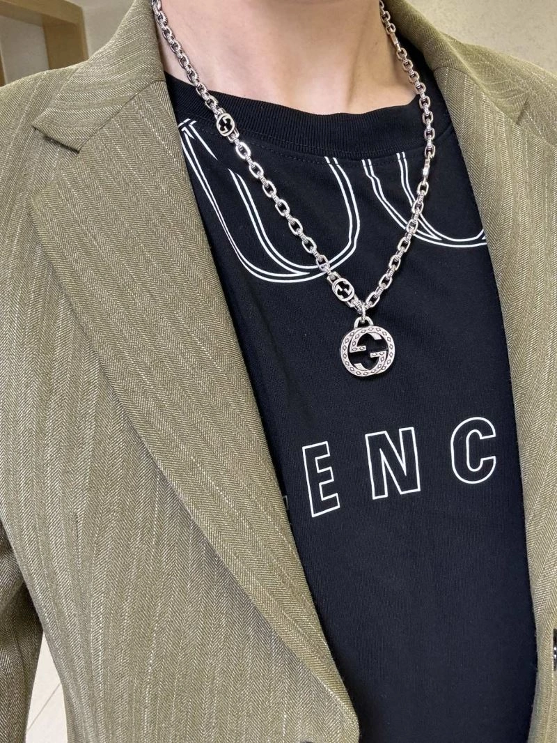 Gucci Necklaces Sleek 246091