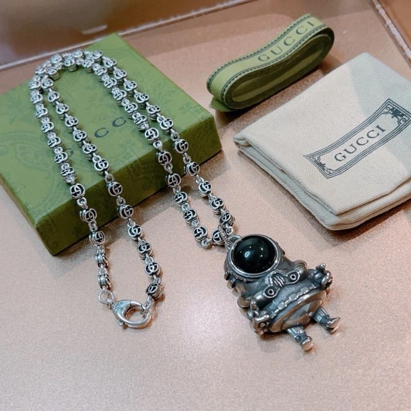 WaterResistant Gucci Necklaces 245657