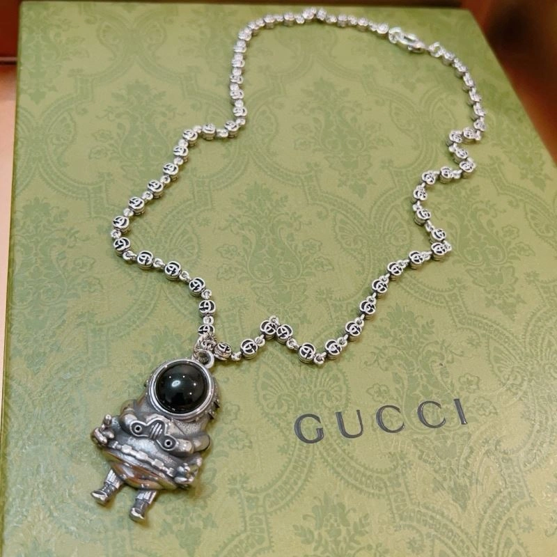 WaterResistant Gucci Necklaces 245657