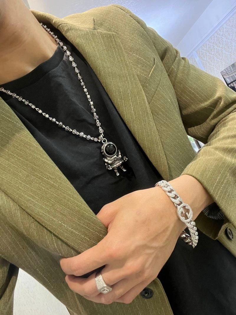WaterResistant Gucci Necklaces 245657