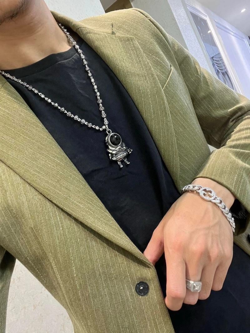 WaterResistant Gucci Necklaces 245657