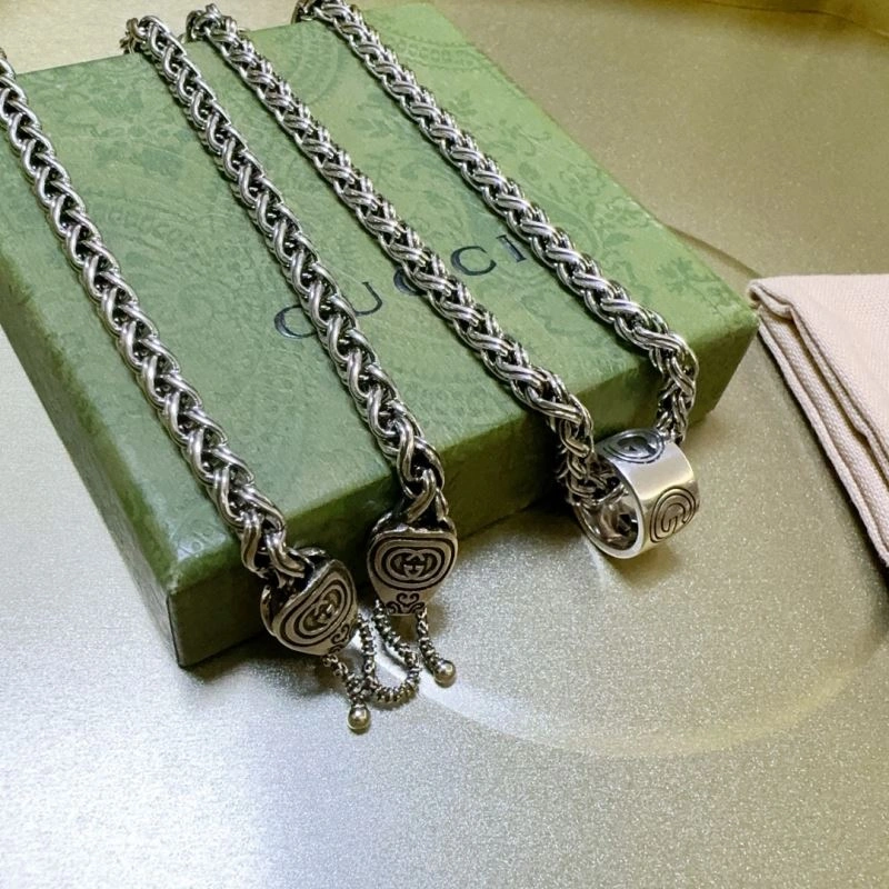 Gucci Necklaces Sleek 245650
