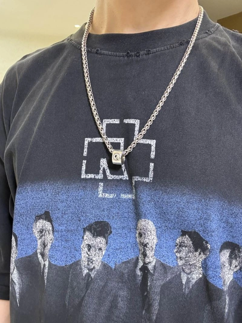 Gucci Necklaces Sleek 245650
