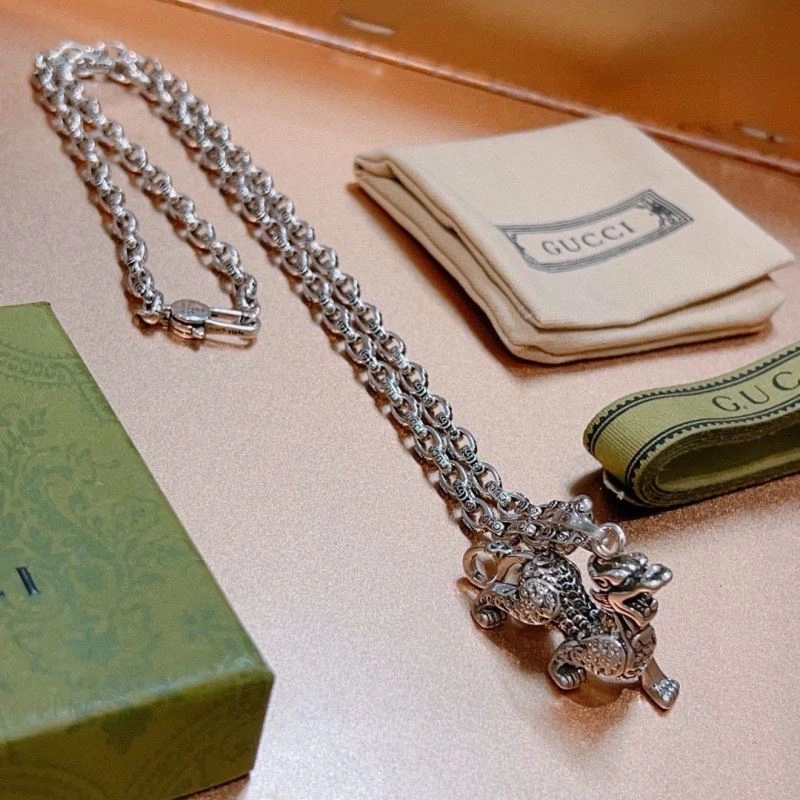 SmoothTexture Gucci Necklaces 245592
