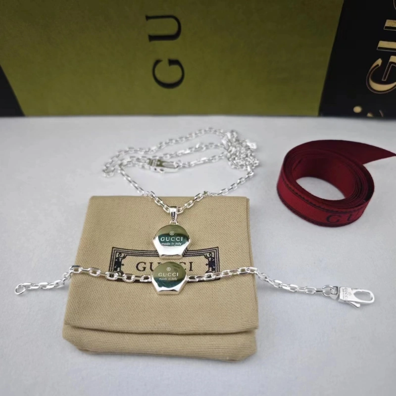 Seasonal Gucci Necklaces 245551
