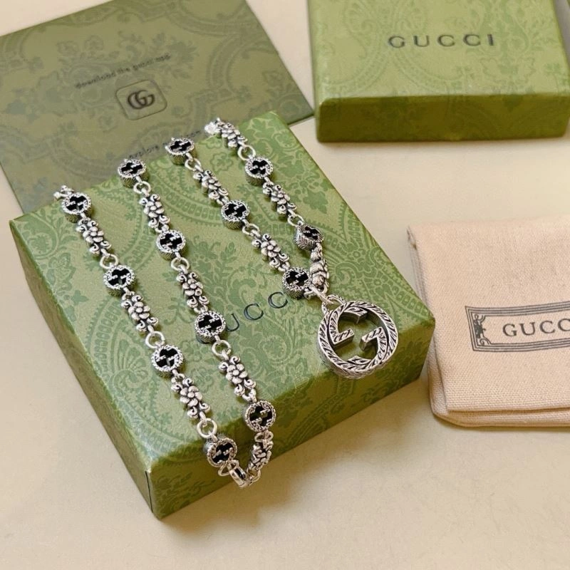MultiPurpose Gucci Necklaces 245400
