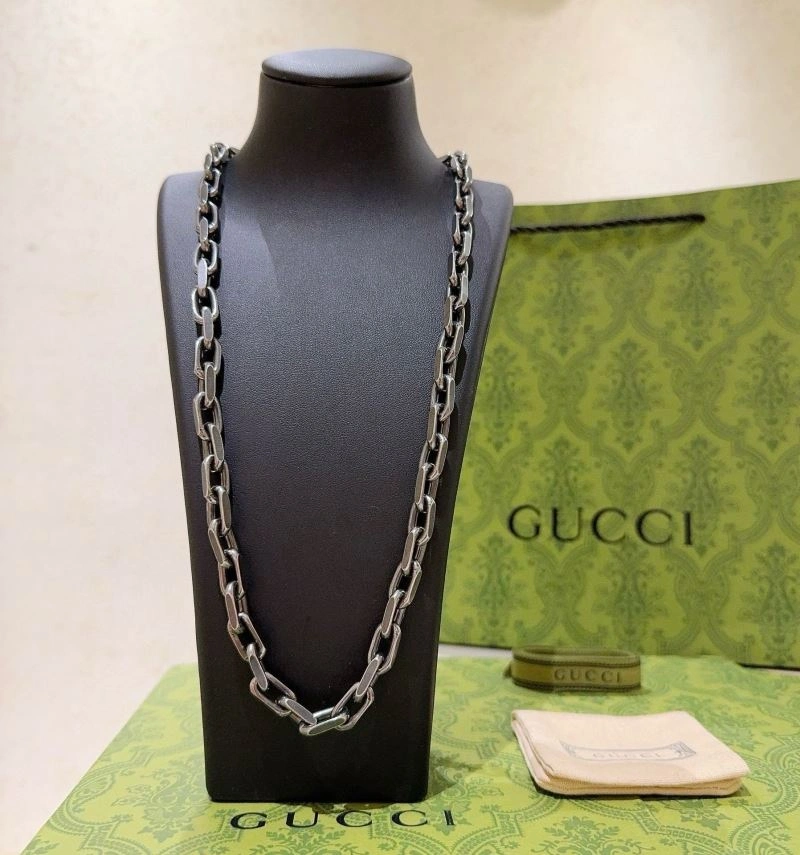 Gucci Necklaces Sleek 244730