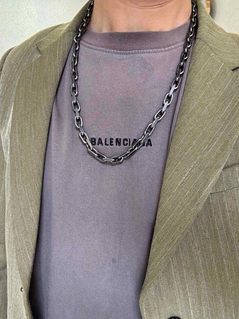 Gucci Necklaces Sleek 244730