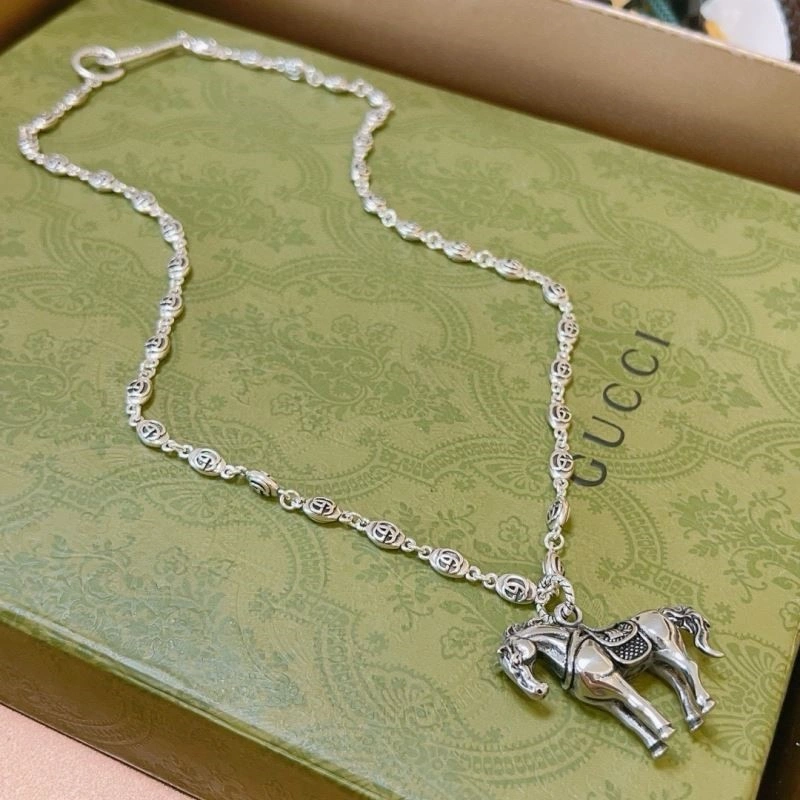 Stylish Gucci Necklaces 244525