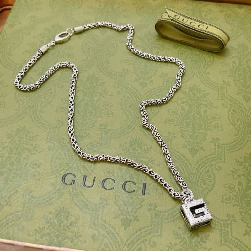 EyeCatching Gucci Necklaces 244501